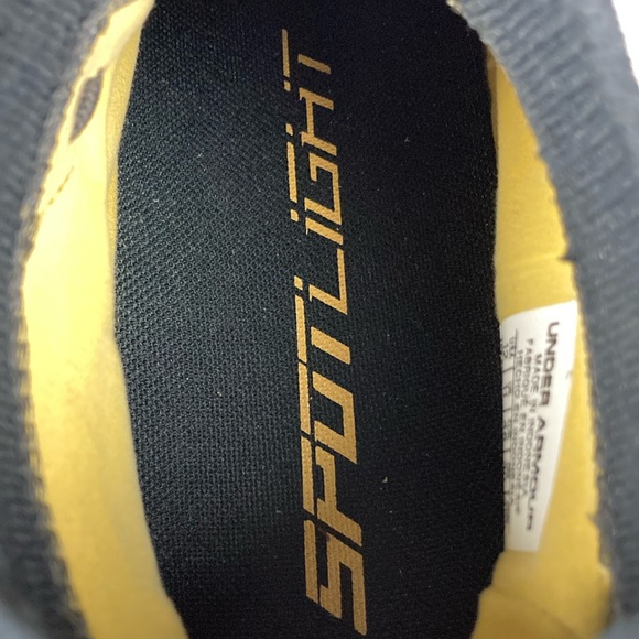 Under Armour Men's Spotlight MC Gold Football Cleats, Size 12 - Picture 8 of 16